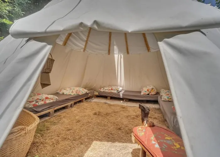 Teepee U Sedeho Vlka Lyxtält Destne v Orlickych horach