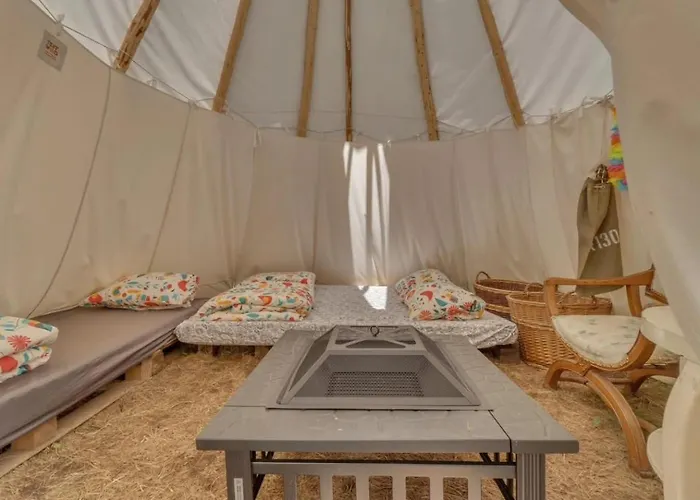 Teepee U Sedeho Vlka * Destne v Orlickych horach