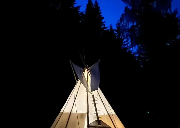 Teepee U Sedeho Vlka *